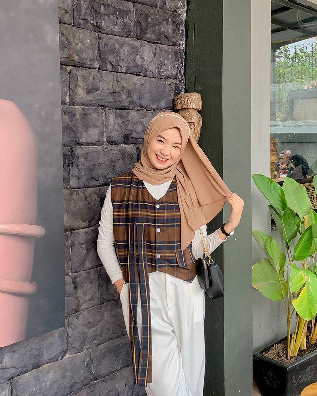Ayu Kartika (instagram.com/ayu.kartikaa)