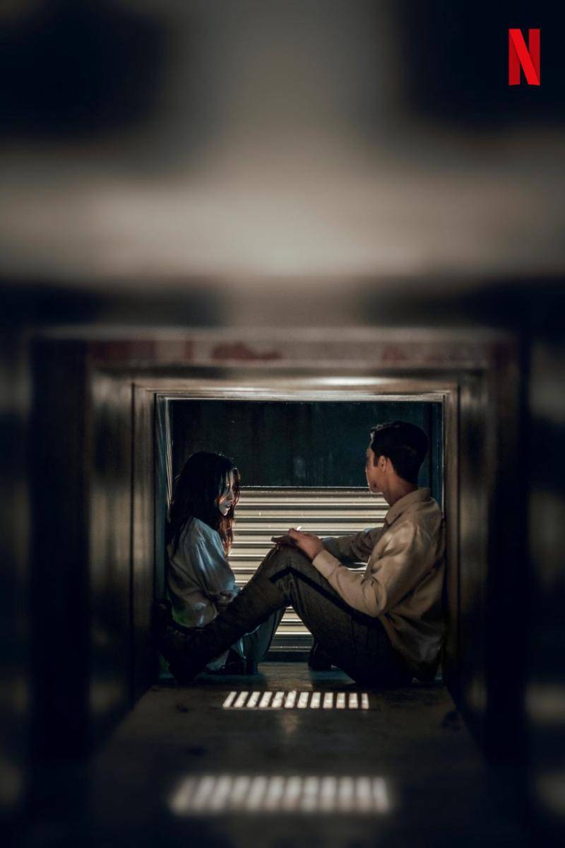 Han So Hee dan Park Seo Joon di Gyeongseong Creature (twitter.com/netflixkcontent)