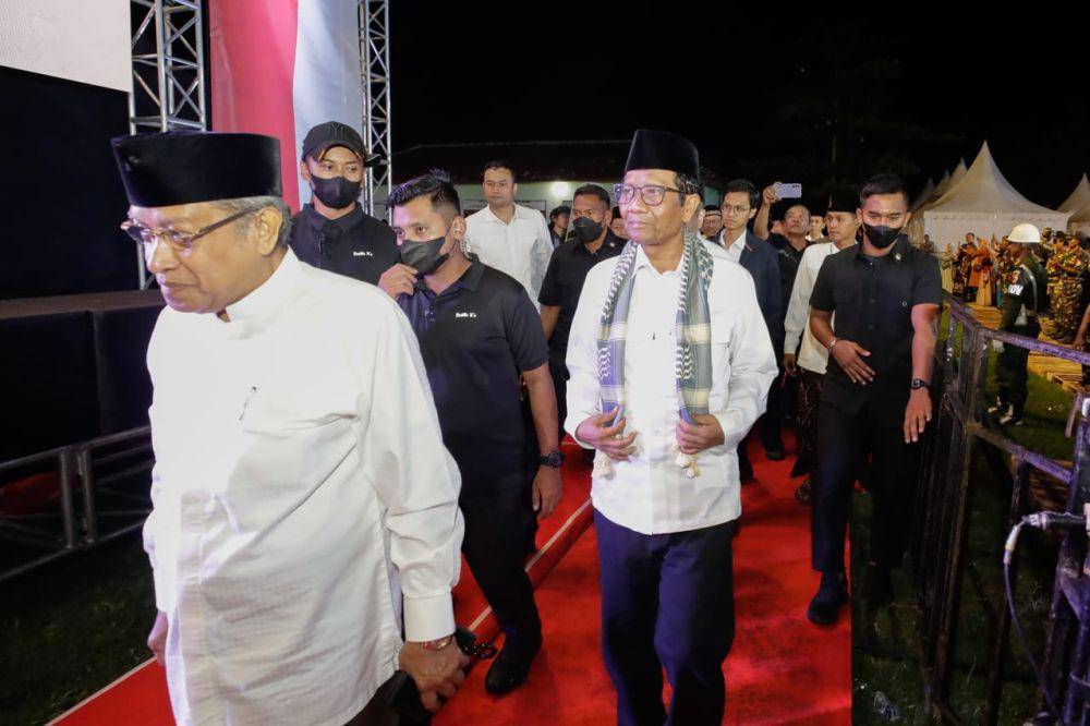 Mahfud MD hadir pada acara Selawat Persatuan Indonesia yang digelar di Demak, Jawa Tengah, pada Jumat (5/1/2024) malam (IDN Times/Istimewa)