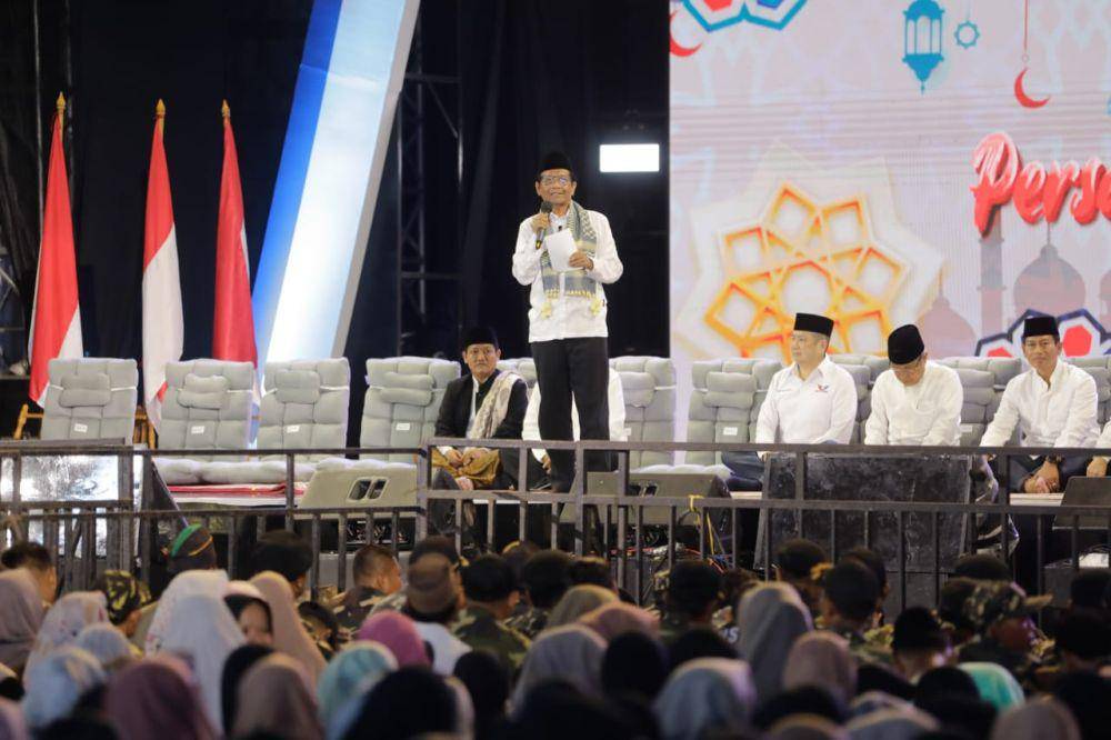 Mahfud MD hadir pada acara Selawat Persatuan Indonesia yang digelar di Demak, Jawa Tengah, pada Jumat (5/1/2024) malam (IDN Times/Istimewa)