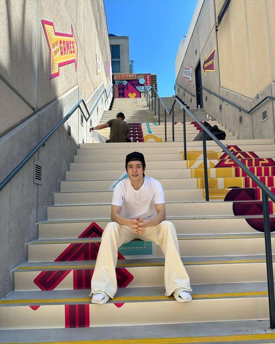 Outfit day out ala Jaehyun NCT (instagram.com/_jeongjaehyun)