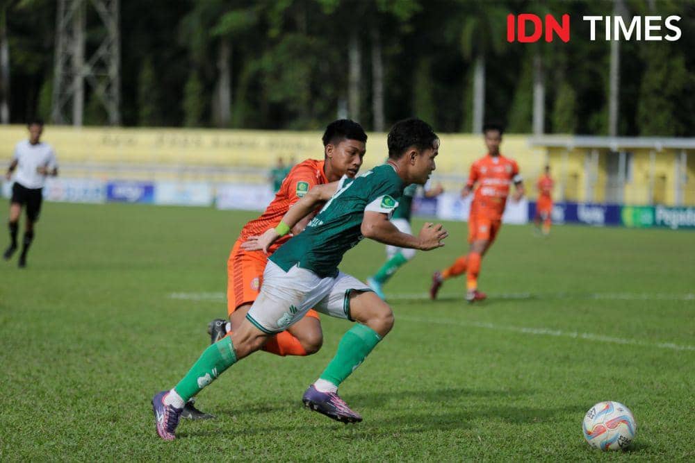PSMS ditahan Persiraja di Stadion Baharoeddin Siregar pada 12 Besar Liga 2, Sabtu (6/1/2024) (IDN Times/Doni Hermawan)