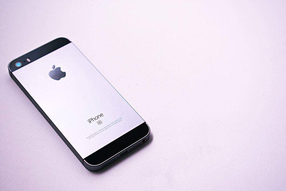 ilustrasi iPhone SE (pexels.com/Dids)