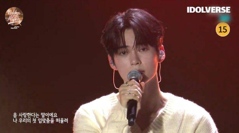 Tiga member ZEROBASEONE tampil di Golden Disc Awards 2024 (twitter.com/ZEROBASEONE_INA)
