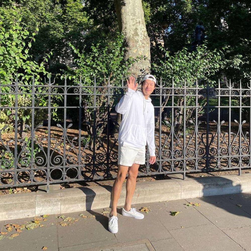 short pants ala Ryu Jun Yeol (instagram.com/ryusdb)