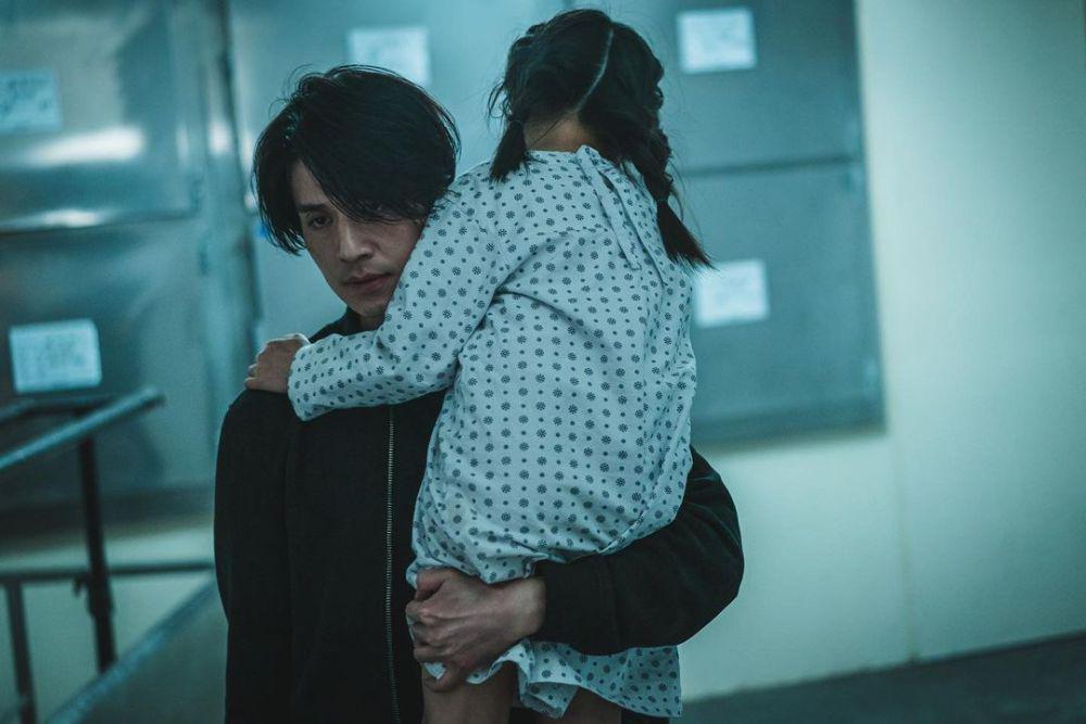 cuplikan Lee Dong Wook di drakor A Shop for Killers (instagram.com/garagelab.official)