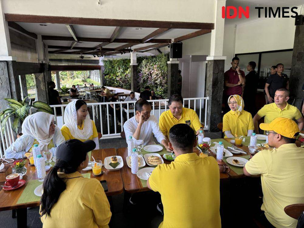 Presiden Jokowi sarapan bareng Ketua Umum Partai Golkar Airlangga Hartarto di Istana Bogor, Sabtu (6/1/2024). (Dok. Golkar).