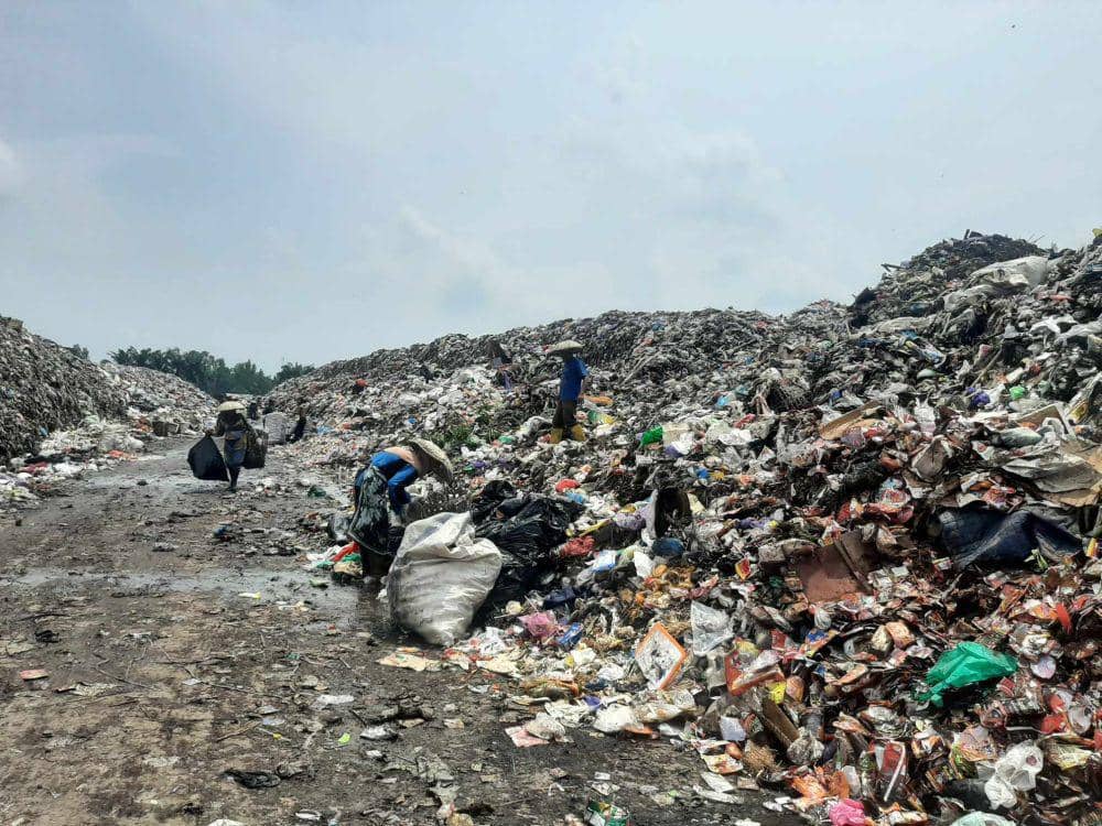 Sampah Banjarmasin ditumpuk di TPA Basirih Banjarmasin.