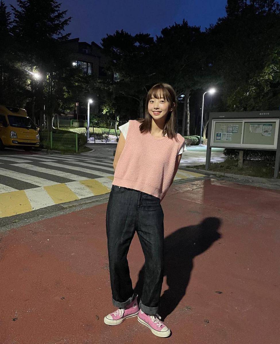 inspirasi OOTD ala aktris Kwon Ah Reum (instagram.com/areummon)