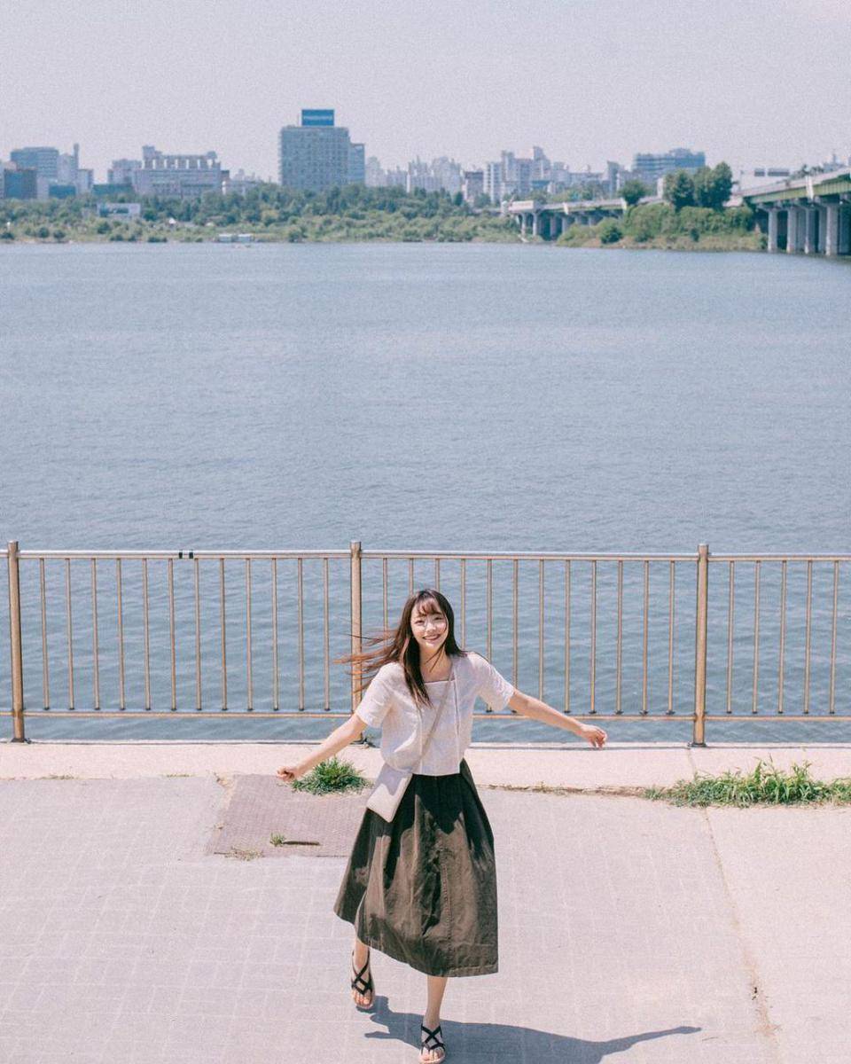 inspirasi OOTD ala aktris Kwon Ah Reum (instagram.com/areummon)