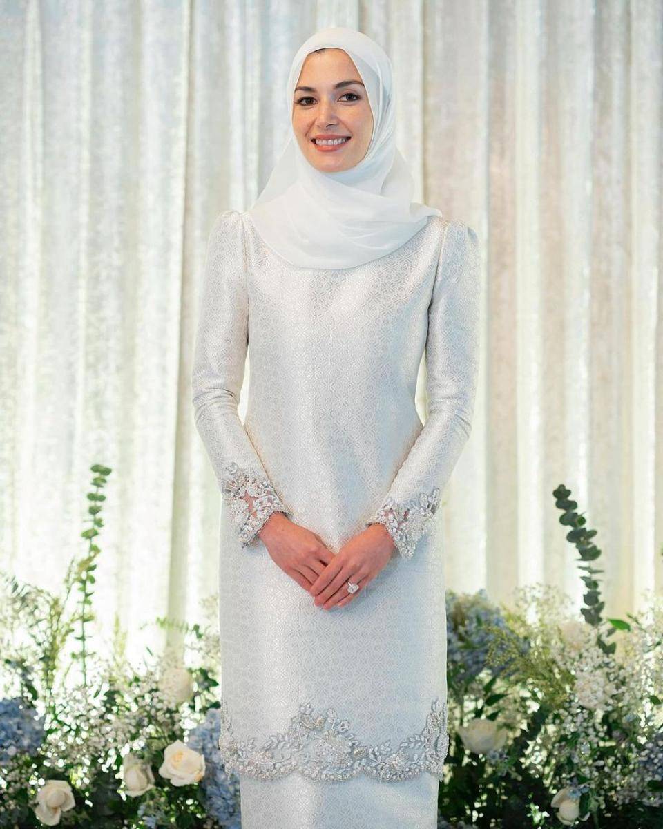 Gaya Anisha Rosnah. (instagram.com/tehfirdaus)
