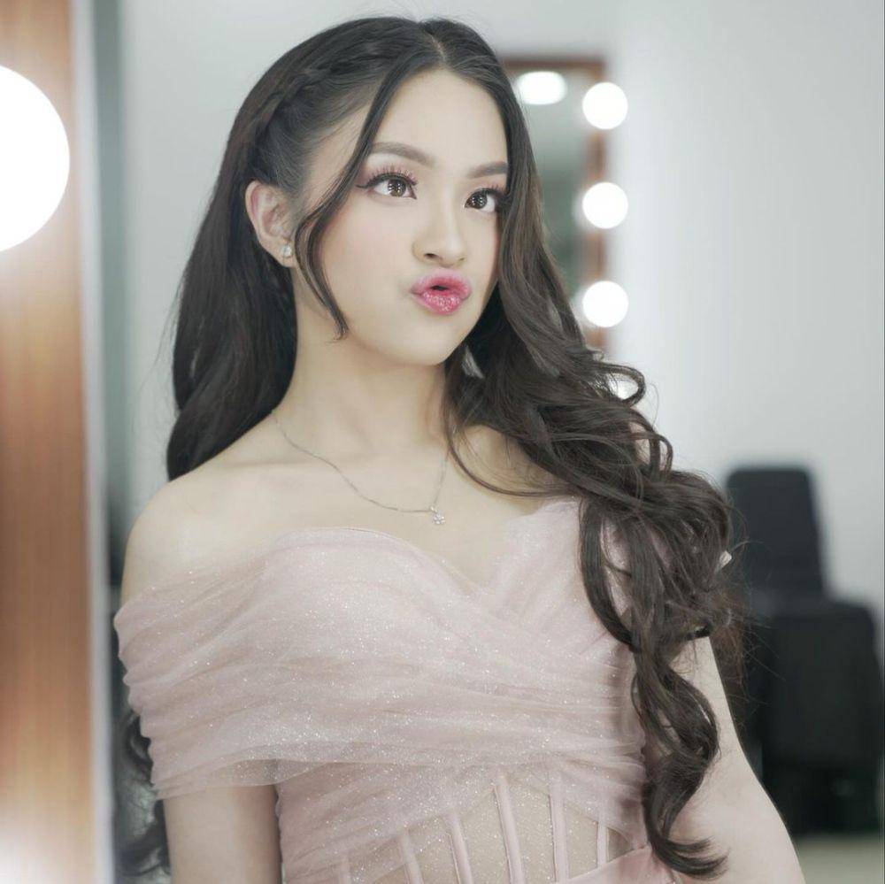 potret Eca Aura (instagram.com/elsaajapasal)