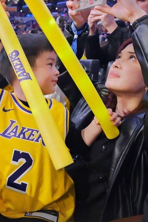 Sandra Dewi nonton NBA (Instagram.com/sandradewi88)