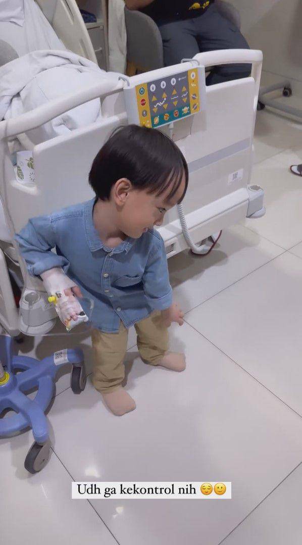 potret kondisi anak Audi Marissa usai dilarikan ke rumah sakit (instagram.com/audimarissa)
