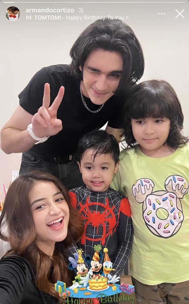 potret tamu artis di perayaan ultah ke-4 Kazeem anak Rifky Balweel (Instagram.com/armandocortizo)