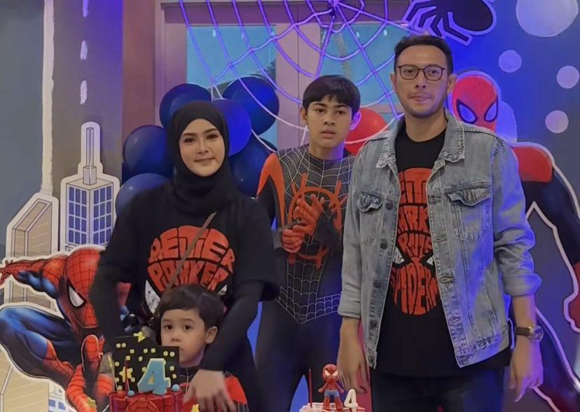 7 Potret Ultah Ke-4 Kazeem Anak Rifky Balweel, Seru Bertema Spider-Man