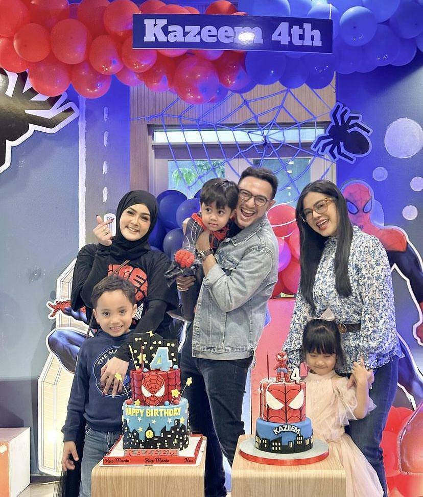 potret tamu artis di perayaan ultah ke-4 Kazeem anak Rifky Balweel (Instagram.com/vienstasman)