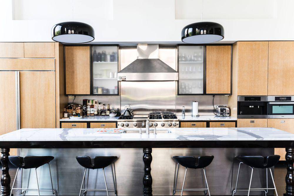 Ide dekorasi dapur dengan kursi bar (unsplash.com/ House Method)