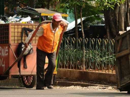 Jasa angkut sampah akan diwajibkan di Banjarmasin.