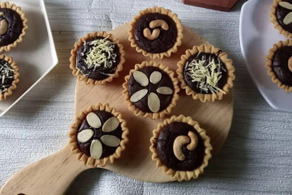 ilustrasi pie brownies almond cheese (instagram.com/sovie_cakery)