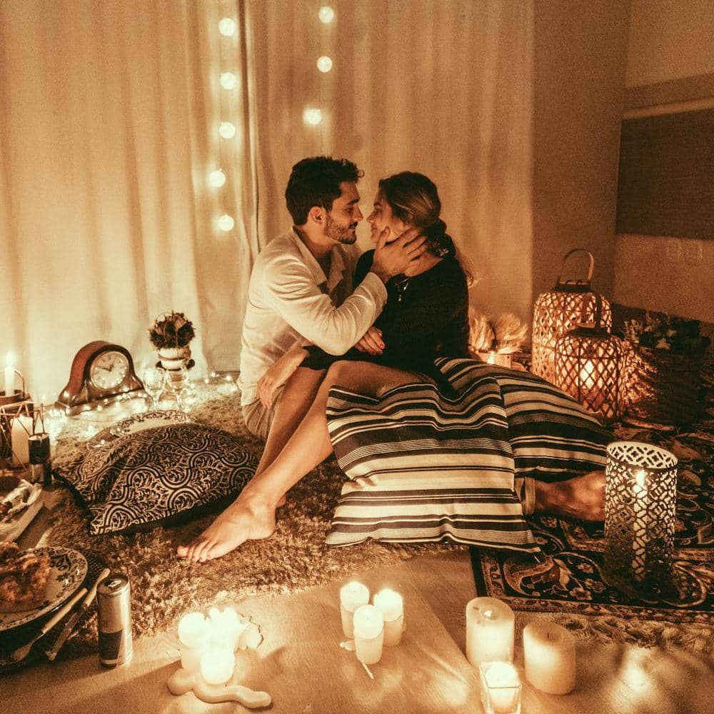 ilustrasi pasangan romantis (pexels.com/Jonathan Borba)