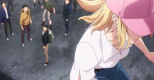 Cha Hae-In meninggalkan kerumuman warga sipil ( Dok. A-1 Pictures / Solo Leveling )