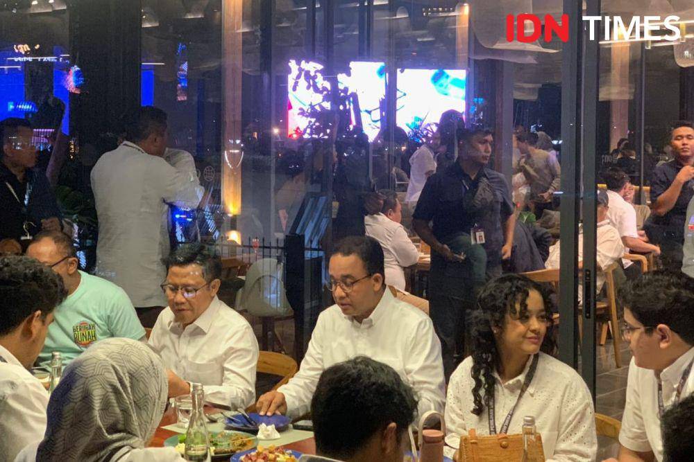Pasangan Amin jelang debat ketiga KPU pada Minggu (7/1/2024). (IDN Times/Amir Faisol)
