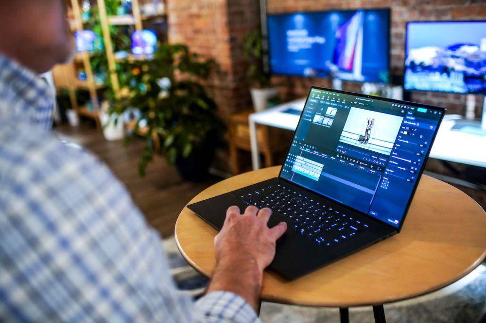Dell XPS 16 (dok. Dell)