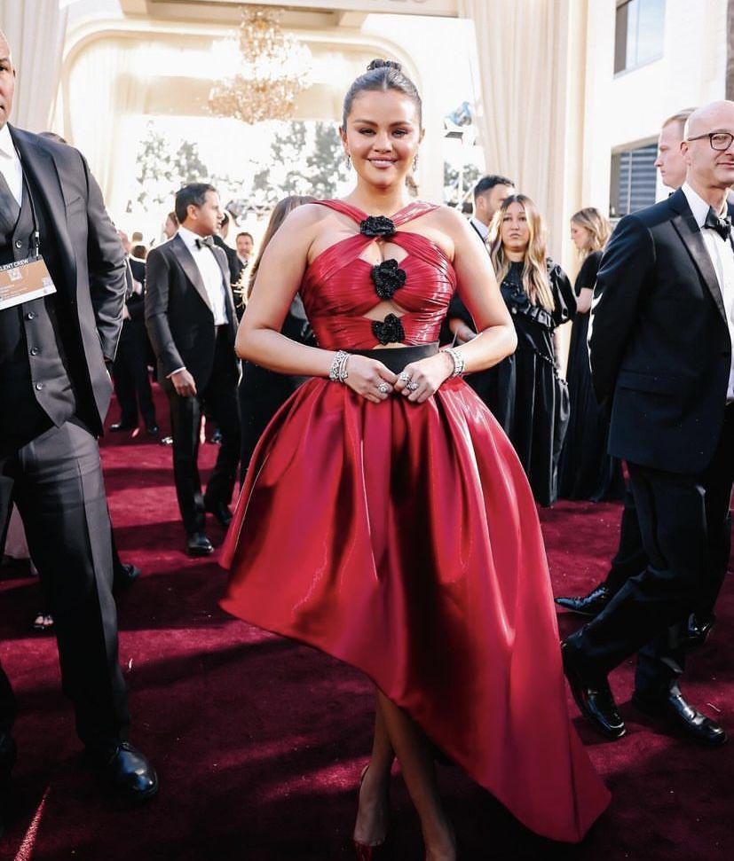 potret Selena Gomez di Golden Globe Awards 2024 (instagram.com/goldenglobes)