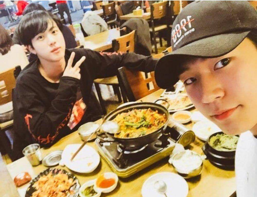 Park Seo Ham dan Jin BTS (allkpop.com)