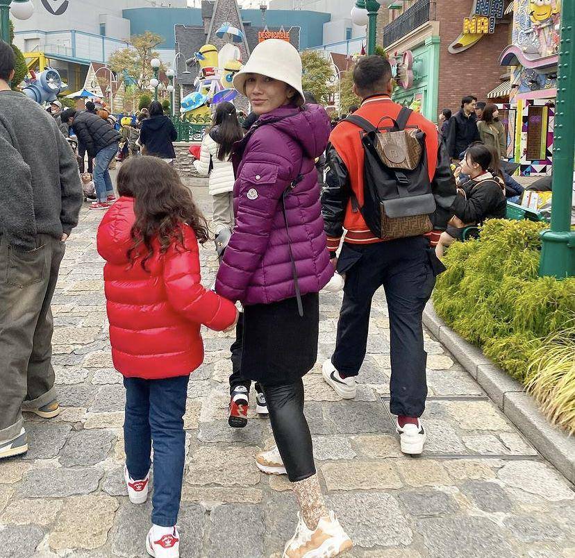 potret Ussy Sulistiawaty dan keluarga ke Universal Studio Jepang (instagram.com/ussypratama)