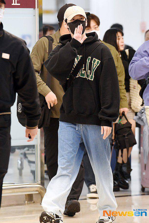 Doyoung NCT (m.newsen.com)
