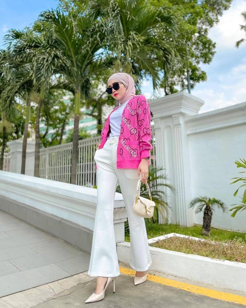 Yolla Anggita (instagram.com/yollaanggitaaa)