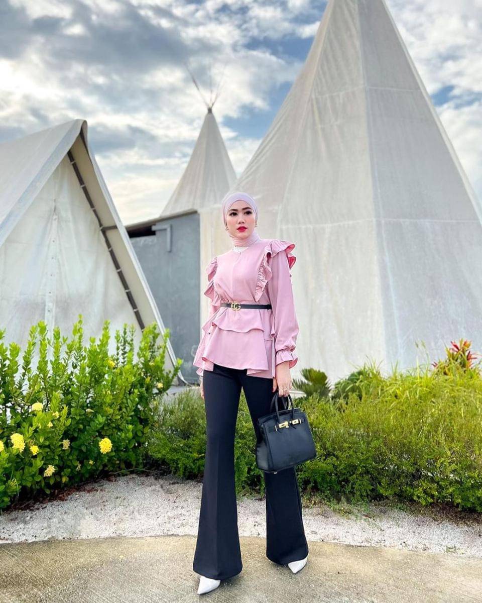 Yolla Anggita (instagram.com/yollaanggitaaa)