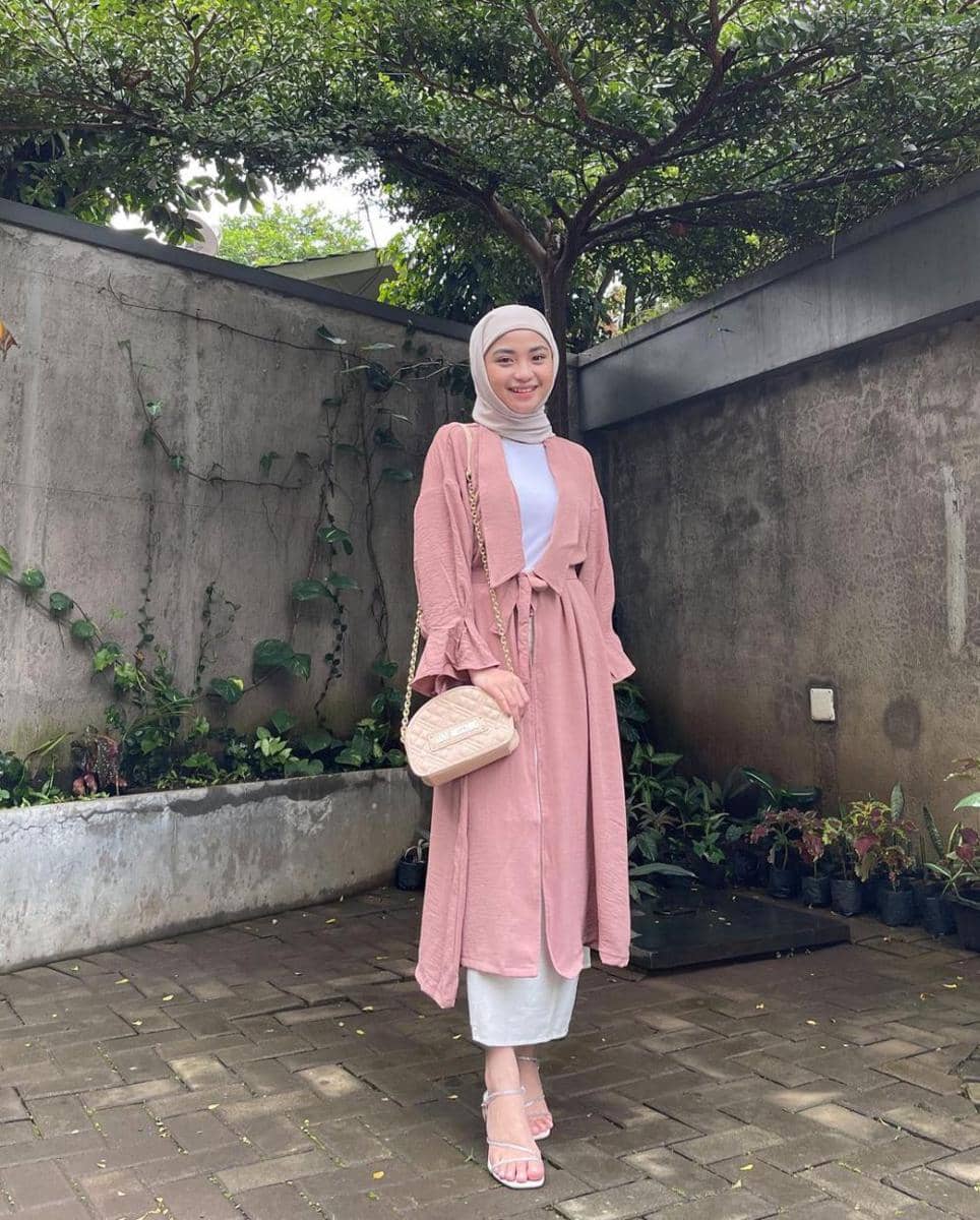 Tania Dewi Nur Azmi (instagram.com/taniaaa.dn)