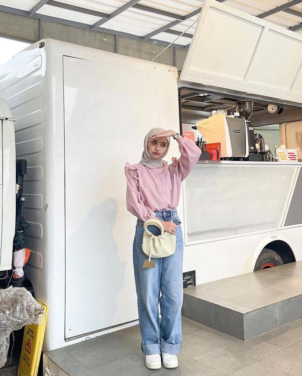 Tania Dewi Nur Azmi (instagram.com/taniaaa.dn)
