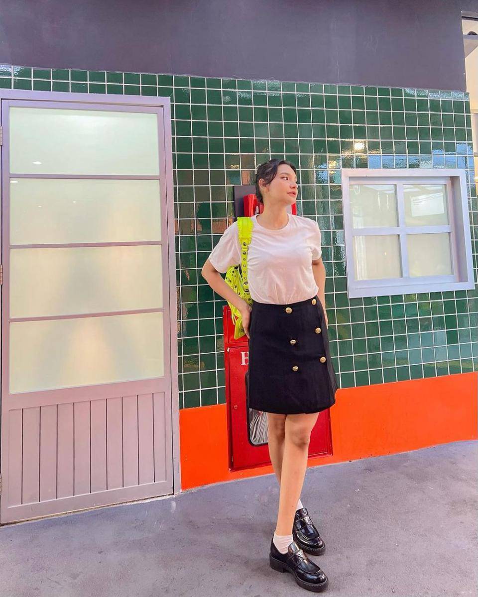 mix and match outfit hitam ala Gesya Shandy (instagram.com/gesyashandy)