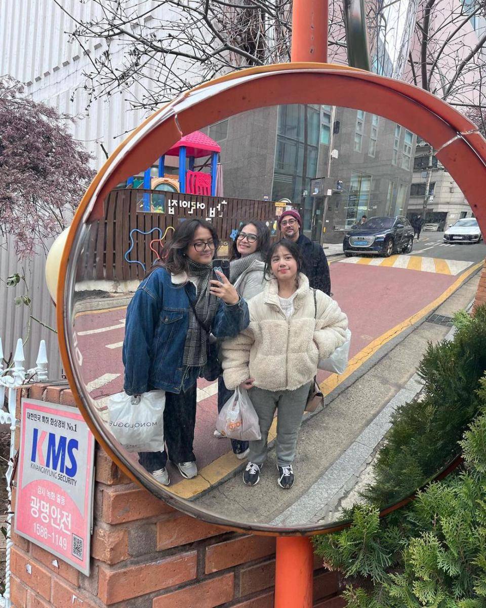 potret Ersa Mayori dan keluarga liburan di Gangnam, Seoul (instagram.com/ersamayori)