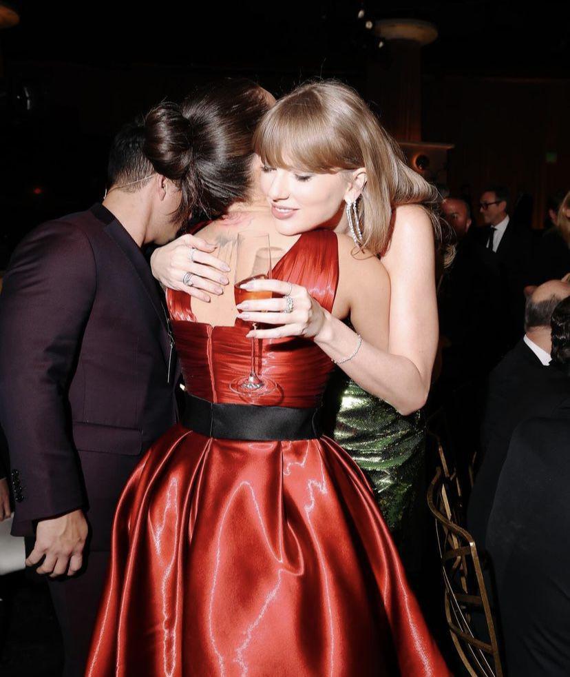 potret Selena Gomez di Golden Globe Awards 2024 (instagram.com/goldenglobes)