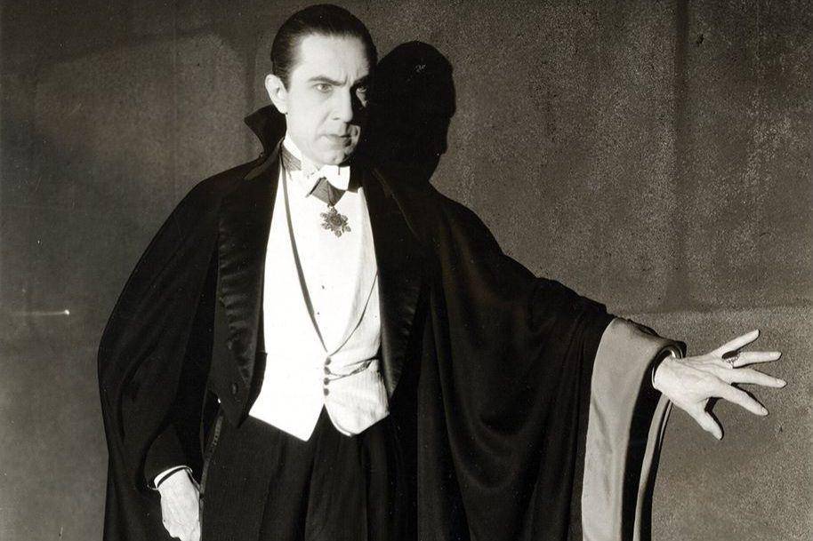 cuplikan adegan Bela Lugosi dalam film Dracula (dok. Universal Studios/Dracula)