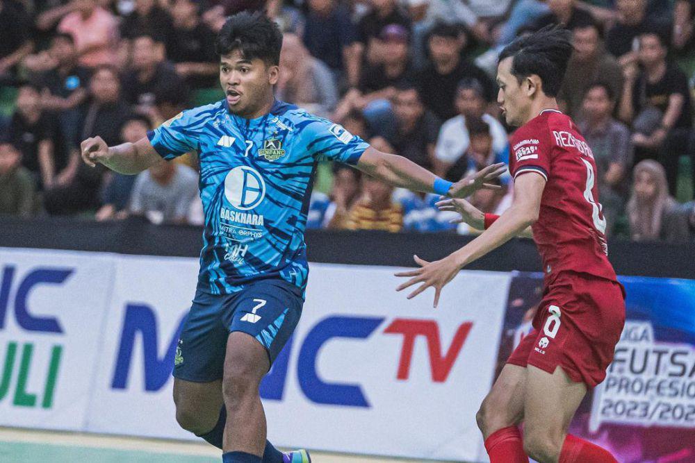 Bintang Timur Surabaya dalam laga melawan Cosmo JNE FC di Liga Futsal Profesional 2023/2024 pekan ke-6. (instagram.com/bintangtimur_surabaya)