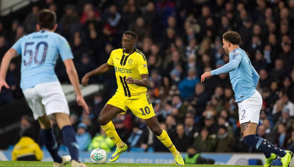 Burton Albion melawan Manchester City di semifinal Piala Liga 2018/2019. (twitter.com/burtonalbionfc)