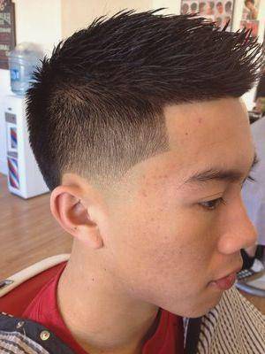Potongan mandarin faux hawk (pinterest.com)