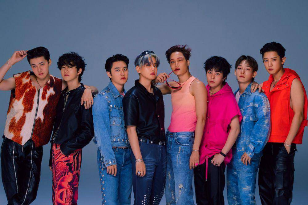 EXO (instagram.com/weareone.exo)