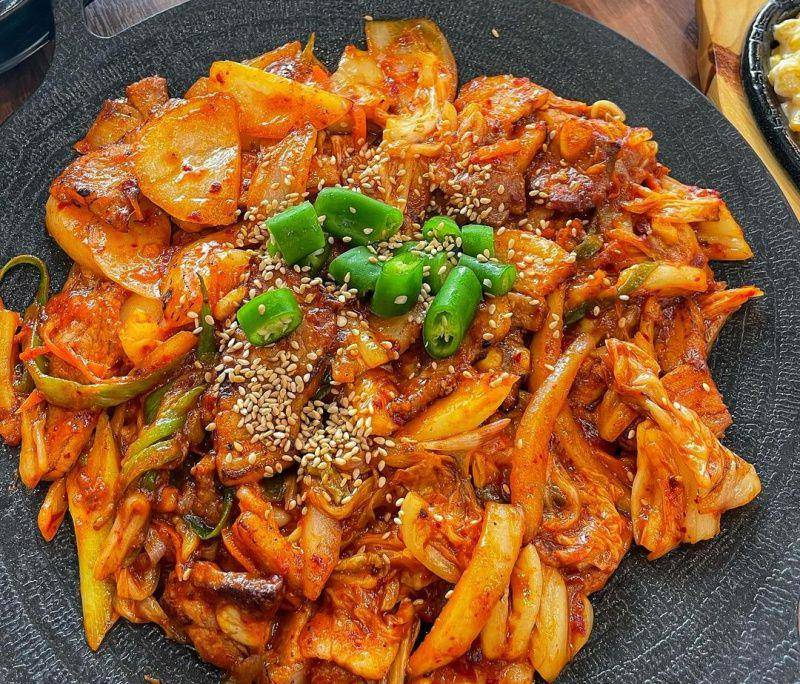 gambar jeyuk bokkeum (instagram.com/bomsol_eat)