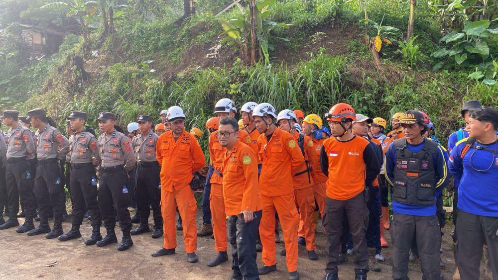 Longsor di Subang, Tim Gabungan Mulai Lakukan Cari Korban Hilang