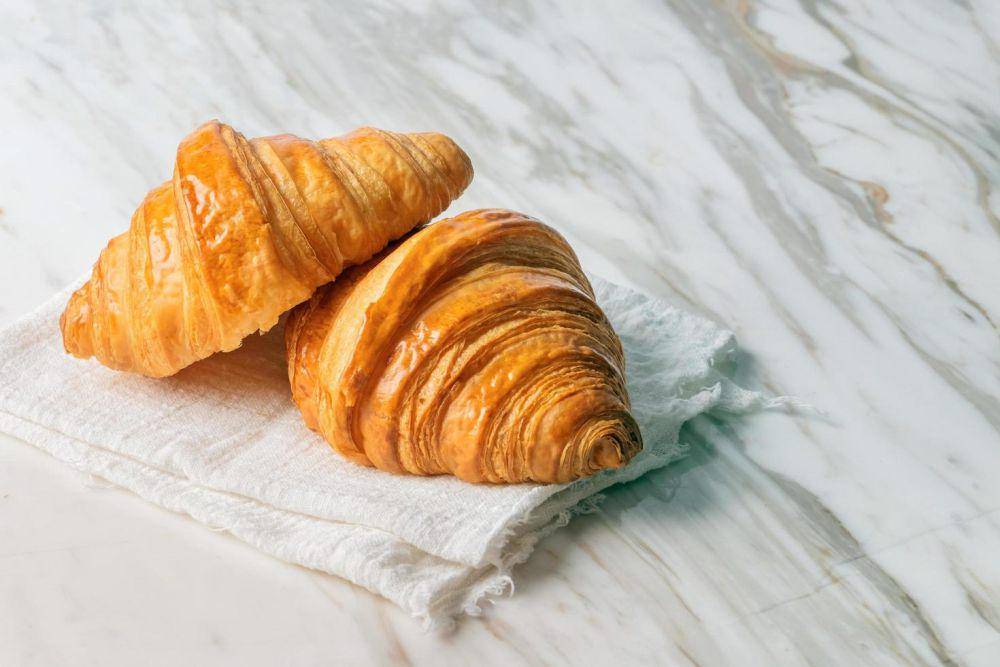 croissant (vecteezy.com/Tananuphong Kummaru)
