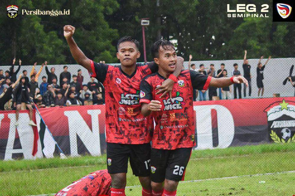 Persibangga Purbalingga dalam laga melawan Persiku Kudus di semifinal leg kedua Liga 3 2023/2024 zona Jateng. (instagram.com/persibangga.id)
