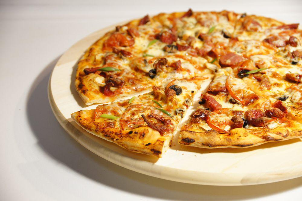 Resep Pizza Rice Cooker, Camilan Rumahan Seenak Buatan Resto