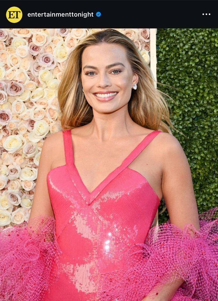 potret Margot Robbie di Golden Globes Awards 2024 (via Instagram.com/entertainmenttonight)